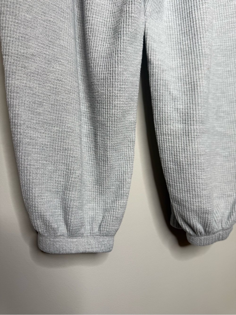Aerie Light Gray Waffle Cargo Knit Joggers - Picture 7 of 7